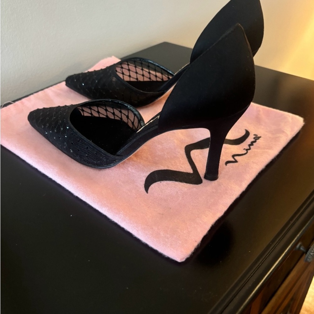 Nina Black Pumps